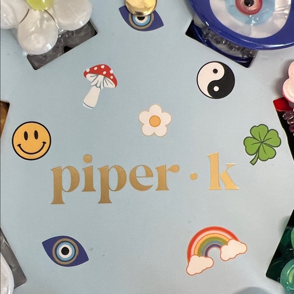 Piper K | Kids Fun &Whimsical Hair Clips 🌈🍀😊 - Picture 2 of 10